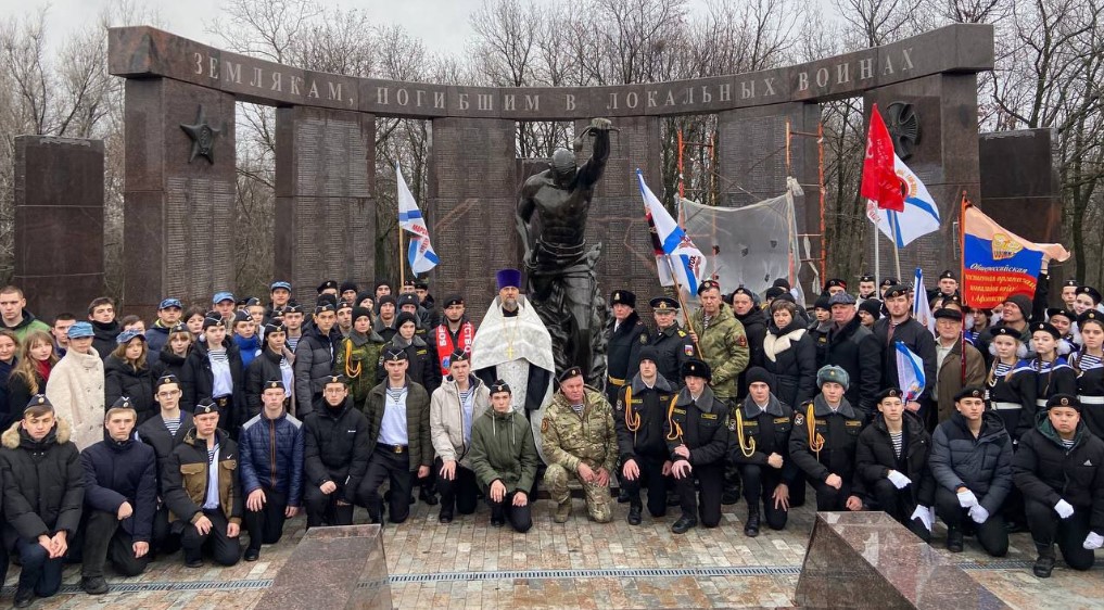 В Саратове отпраздновали 320-летие Морской пехоты России